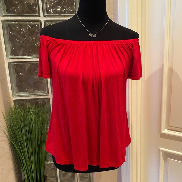 July 4th is coming!!❤️🤍💙. Socialite red off the shoulder flowy top. - Picture 6 of 10